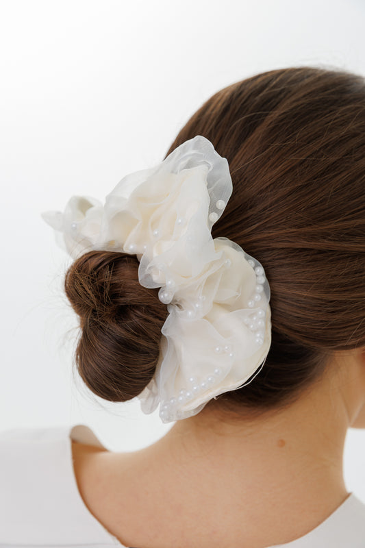 PEARL ORGANZA SCRUNCHIE