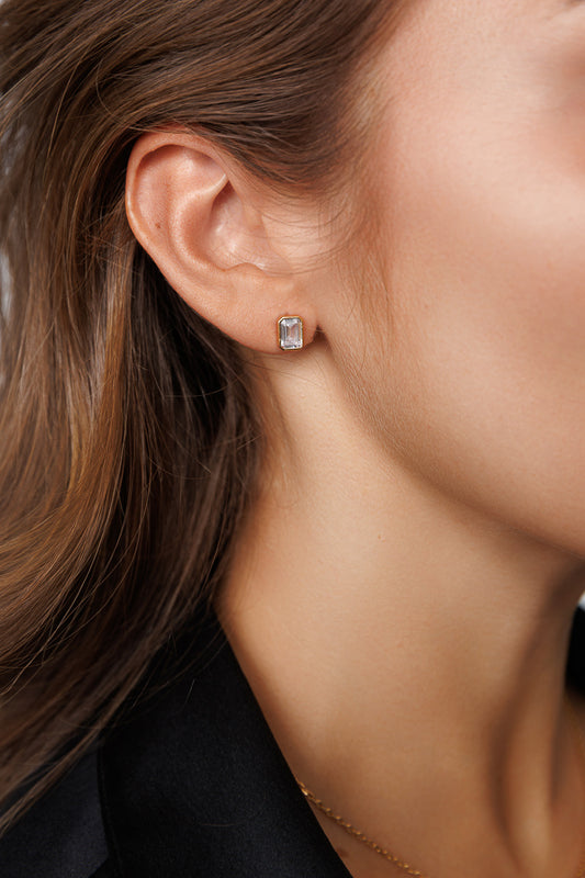 EMERALD CUT STUD
