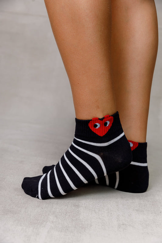 SHORT LOOKING HEART Limlim fashion accessories