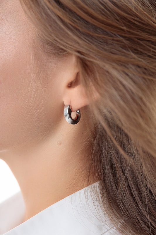 SMALL TWISTED HOOPS