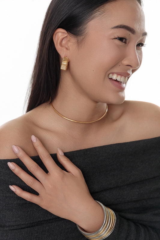 LIGHT WIRE NECKLACE