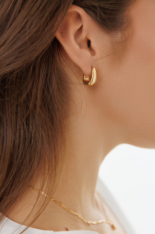 SMALL TEAR DROP HUGGIES