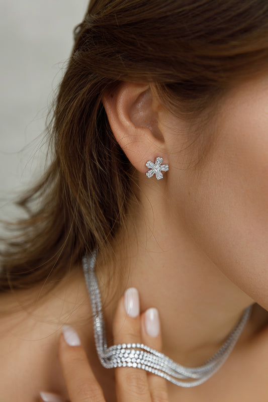 SINGLE CRYSTAL FLOWER EARRINGS