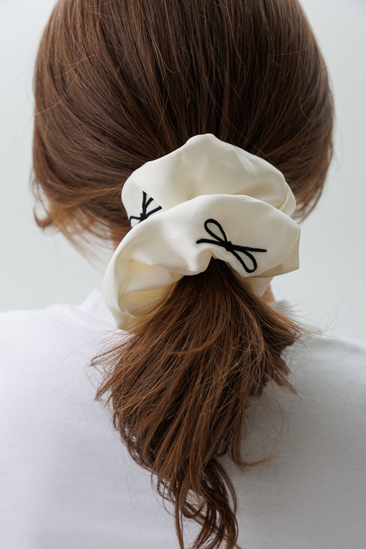 LARGE BOW SCRUNCHIES