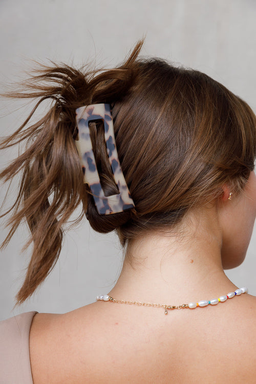 MATTE TORTOISE RECTANGULAR JAW Limlim fashion accessories